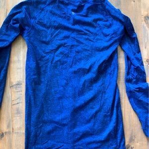 Blue long sleeve swiftly tech lululemon shirt.